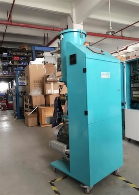Automatische laadmachine met motor van 15 kW voor een soepele en snelle laad van plastic