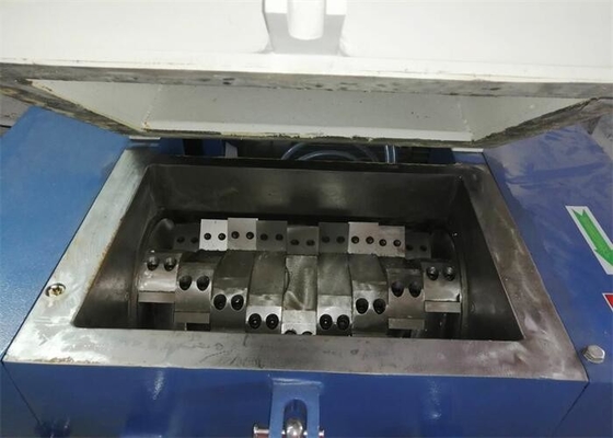 Gray Central Granulating Granulator Plastic-de Machinehoge snelheid van de Recyclingsontvezelmachine