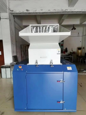 Hoge snelheid Plastic Machine skd-11 van de Recyclingsgranulator voor Tekortknipsel