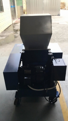 7.5KW het plastiek loopt Pulverizer van de Hoge snelheidsgranulator Machine og-10FS Gray Color over