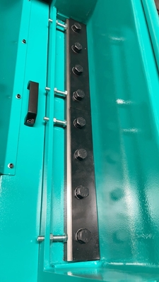 Skd-11 Plastic de Ontvezelmachinegranulator van de hoge snelheidsgranulator 3.75KW voor Tekortknipsel