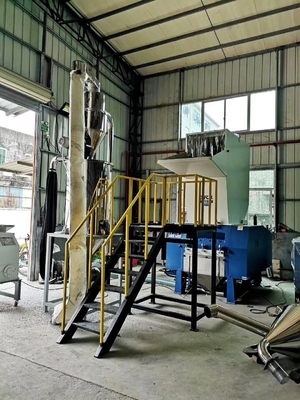 Hoge snelheid Plastic Machine skd-11 van de Recyclingsgranulator voor Tekortknipsel