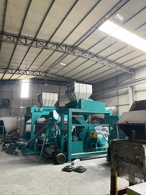 Skd-11 Plastic de Ontvezelmachinegranulator van de hoge snelheidsgranulator 3.75KW voor Tekortknipsel