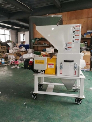 Witte Plastic de Granulatormolen Met lage snelheid og-1LS van 1.5KW 20 Kg/u Capaciteits