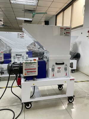 SUS Slow Speed ​​Plastic Crusher, 380V Plastic Grinder Crusher Granulator