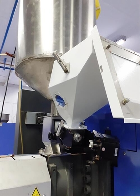 Masterbatchkleur het Plastic het Mengen zich Volumetrische Doseerapparaat van de Machine Plastic Uitdrijving