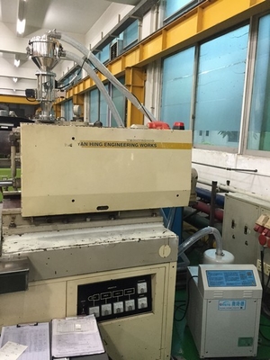 Het compacte Auto Afzonderlijke Type van Vultrechterlader voor Plastic Korrelshars