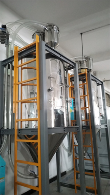 ISO-standaard ontvochtigende hopper droger Vermogen 40-16000L 4-40 Kw warmtevermogen